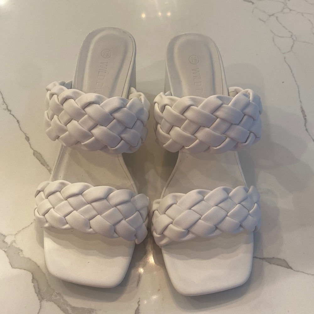 Braided low heel shoe